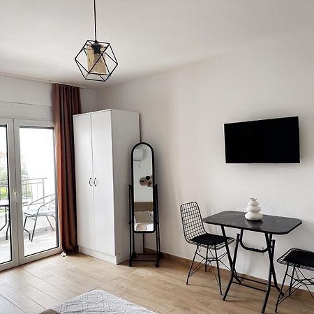 Danin Apartmani Bar Luaran gambar
