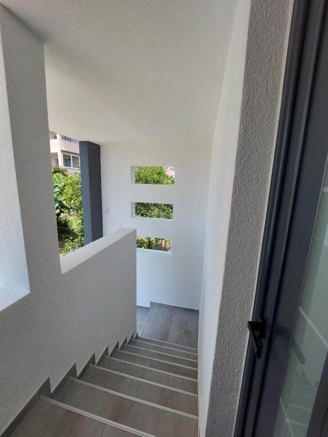 Danin Apartmani Bar Luaran gambar