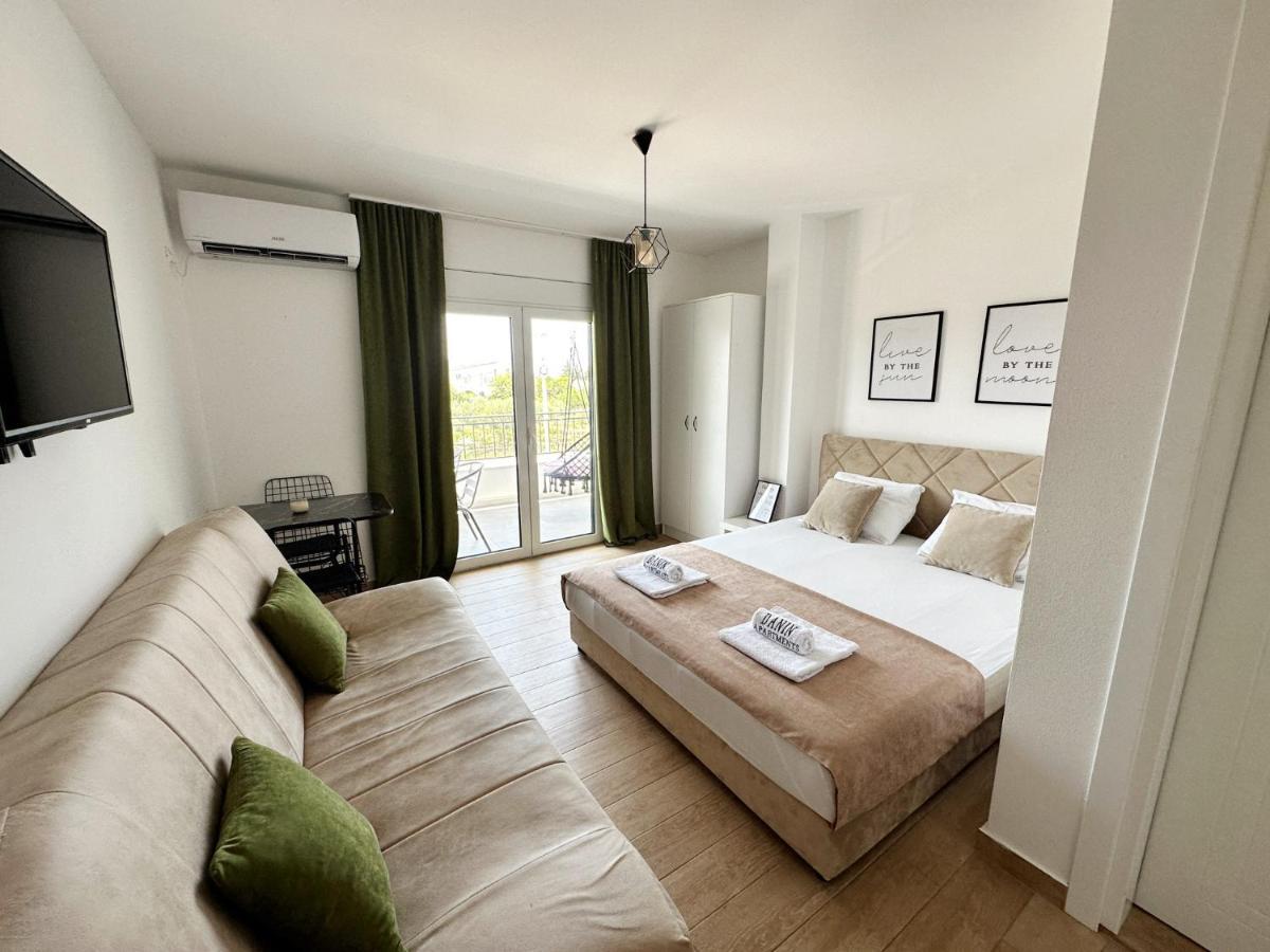 Danin Apartmani Bar Luaran gambar