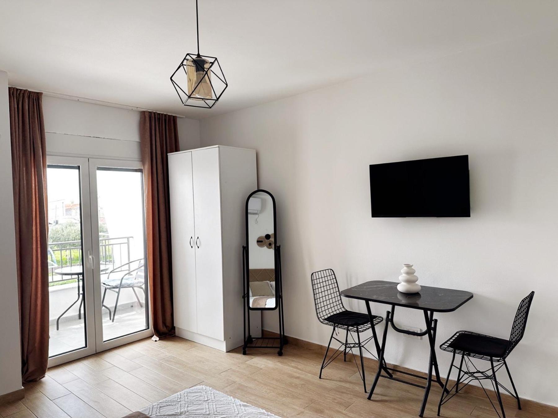 Danin Apartmani Bar Luaran gambar