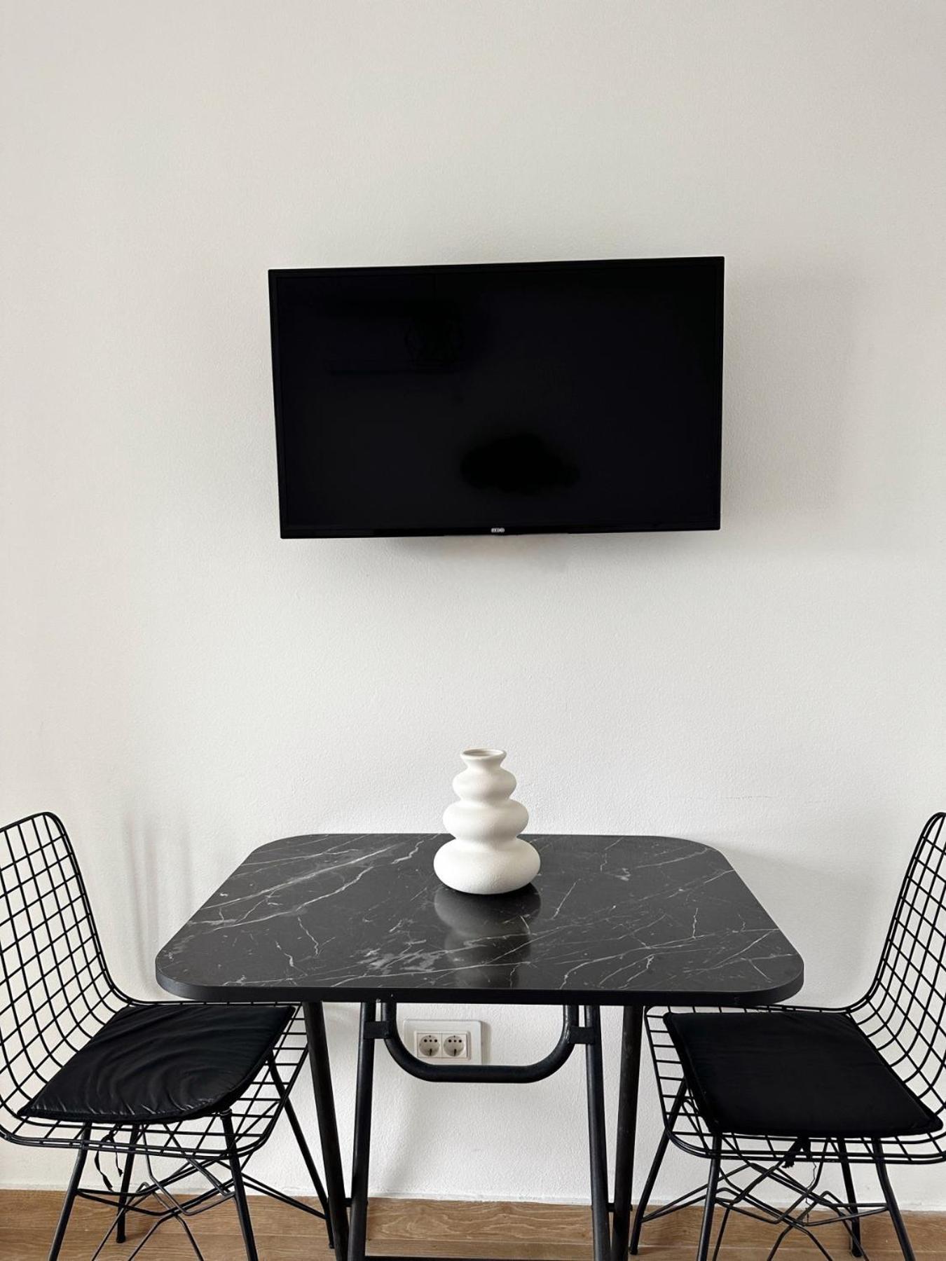 Danin Apartmani Bar Luaran gambar