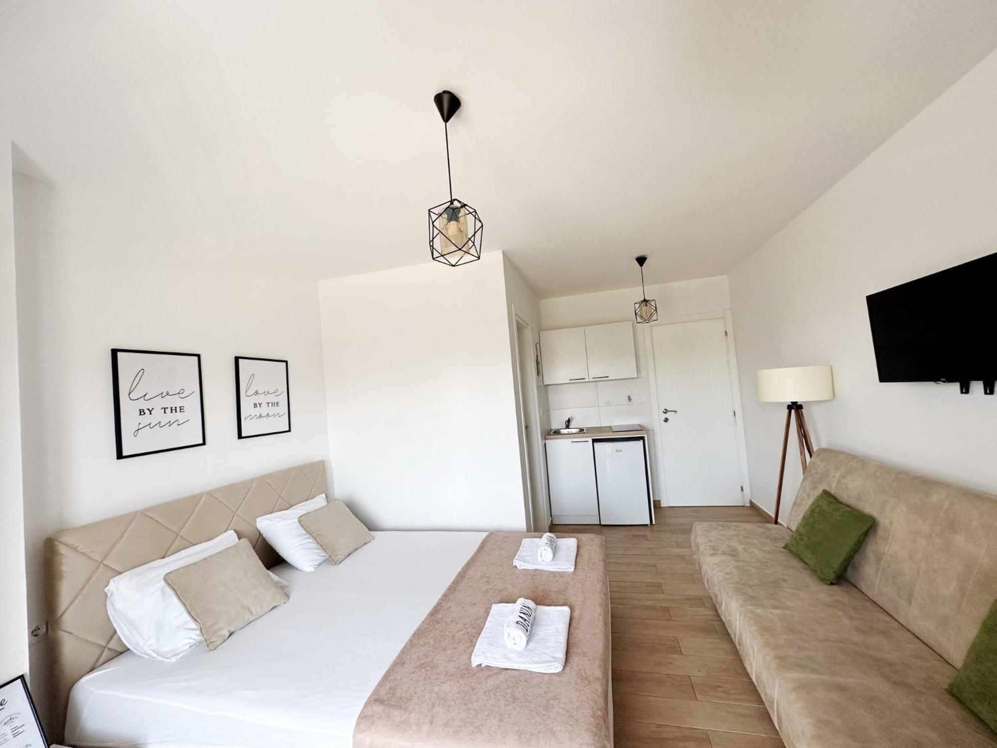 Danin Apartmani Bar Luaran gambar