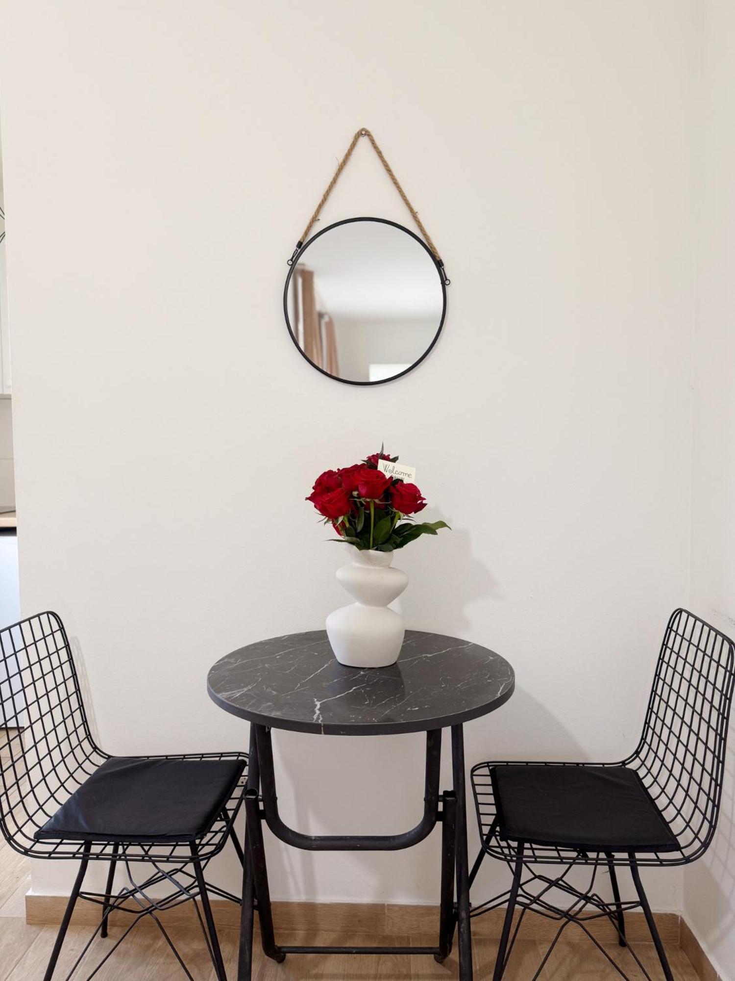 Danin Apartmani Bar Luaran gambar